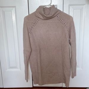 American eagle turtle neck sweater